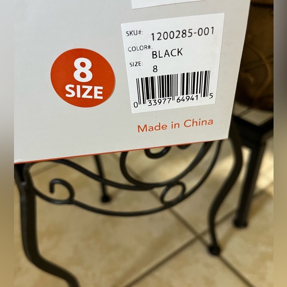 🖤 NWT Muk Luks black wedge sandals. Size 8. 🖤 - Picture 5 of 6